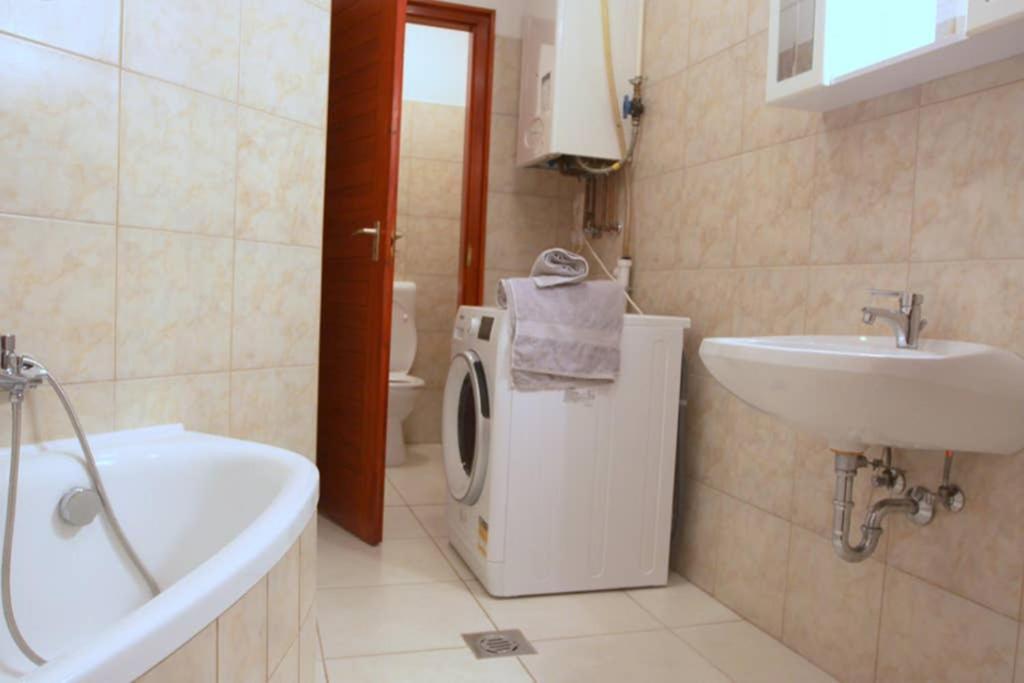 Entire Home Budapest Bagian luar foto