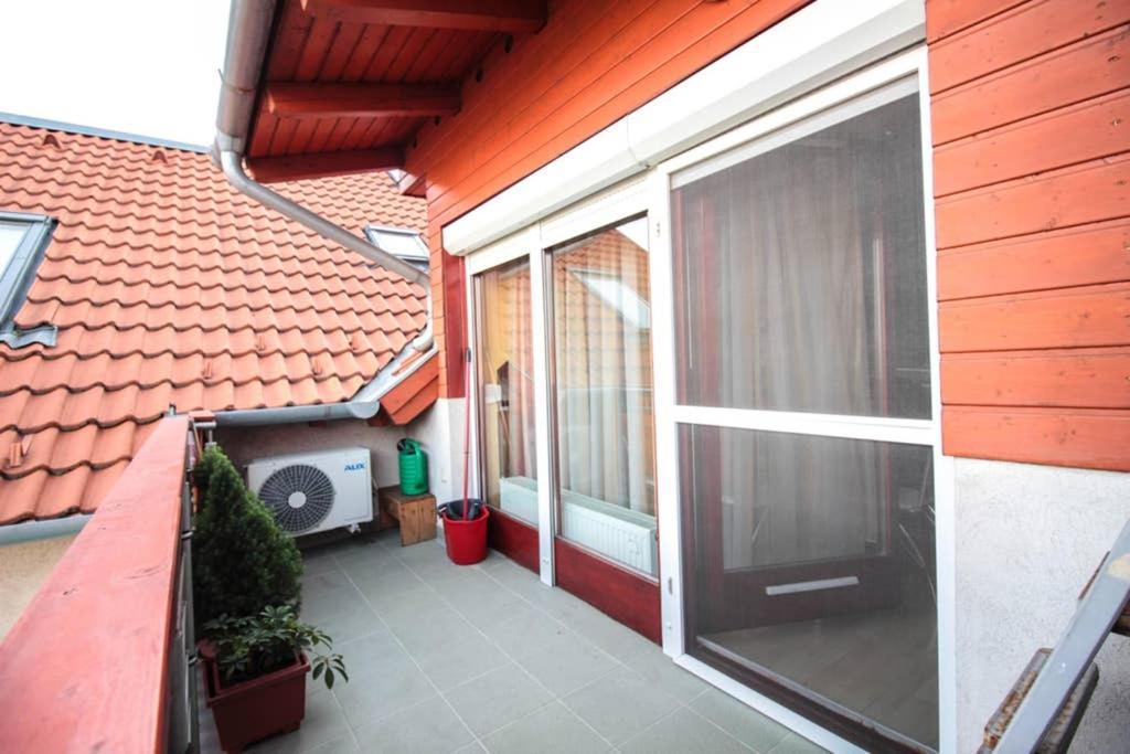 Entire Home Budapest Bagian luar foto